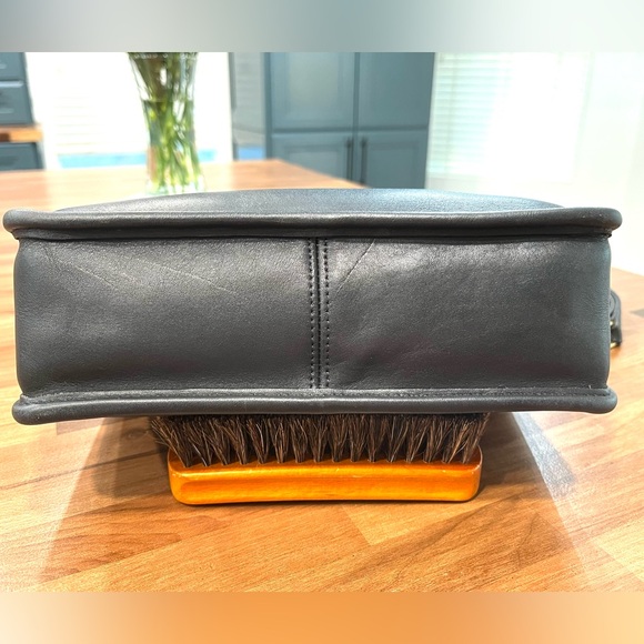 Vintage COACH Willis Bag, Black No. 9927 - Picture 10 of 16